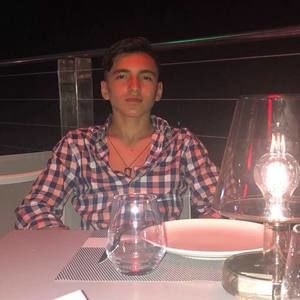 Meet your Posher, Erick